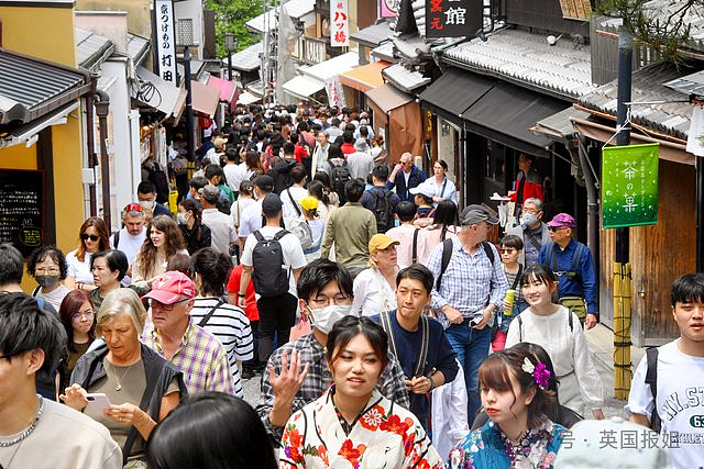 日本人嫌弃外国游客是“公害”！日元暴跌游客挤爆，专家提议外国人交游客税，吃饭给更高价？（组图） - 19