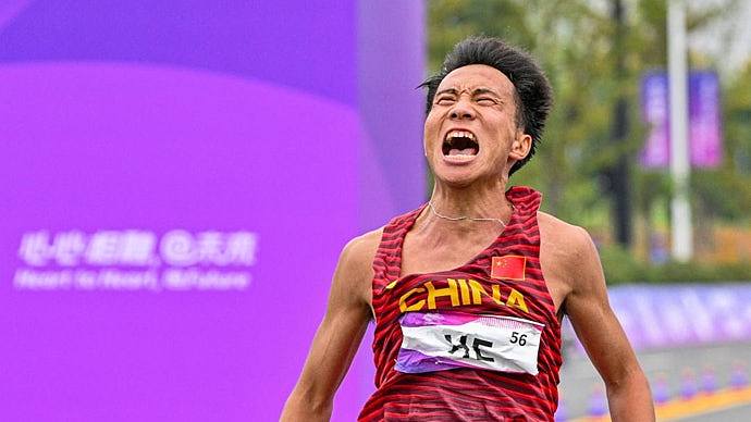北京半马涉造假：何杰未获五一劳动奖章，为中国马拉松纪录保持者（组图） - 1