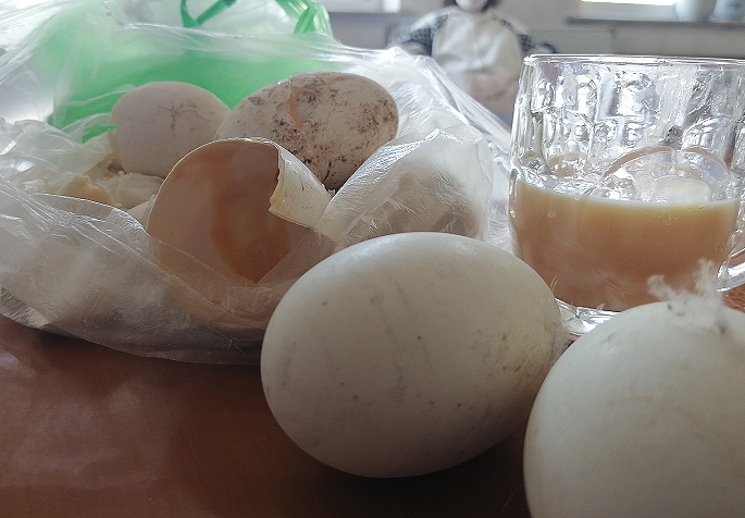 大连女子买了32个鹅蛋，回家后发现…根本不敢吃（图） - 2