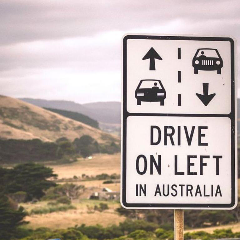 澳洲奇葩路标！担心司机路上睡着，半路搞冷知识问答，网友：服了澳洲人（组图） - 8