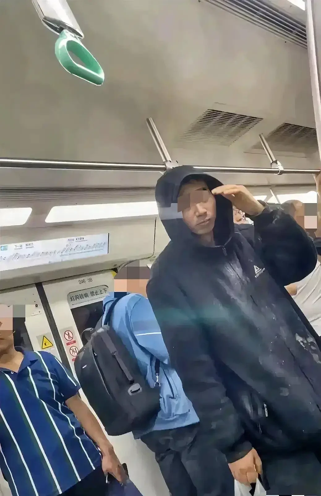 西安地铁神秘黑衣男子后续：真容曝光，地铁回应，知情人发声（组图） - 5