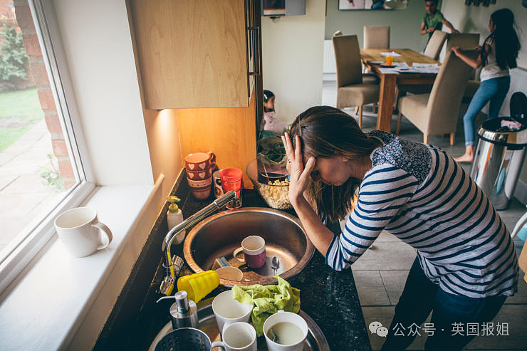 美国宝妈抱团抵制母亲节？流行抛夫弃子自己去酒店开房，网友：在逃老妈有点酷（组图） - 5