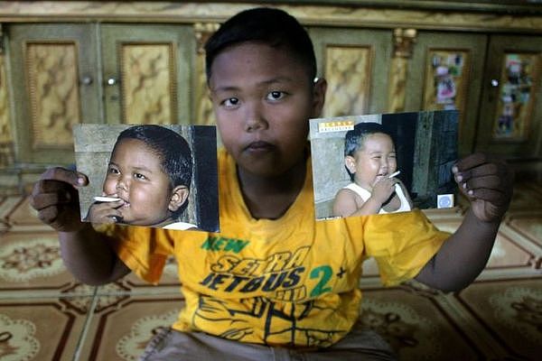 印尼2岁男童“每天抽40根烟”，吓坏全球！14年后现况曝光（视频/组图） - 2