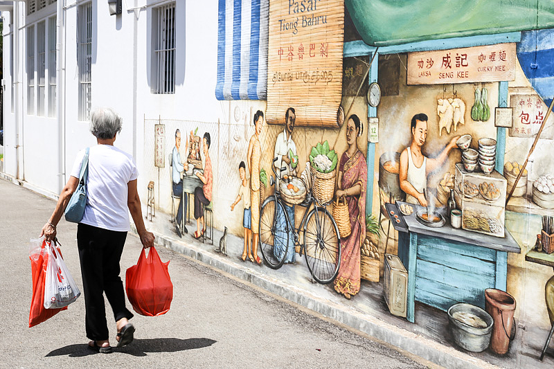 新加坡来旅游不错，来生活压力太大！华男自述一年要赚32万新币，才够维持生活！新加坡人受得了吗（组图） - 32