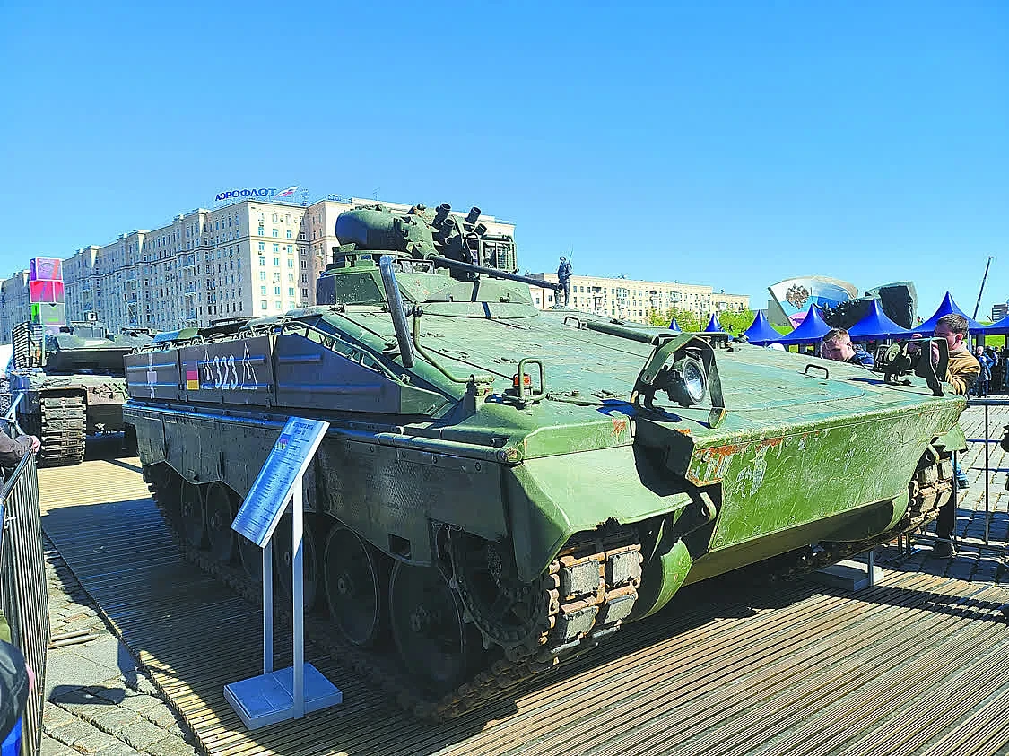 探访俄胜利公园缴获武器展，最惨的是这国的装甲车（组图） - 1