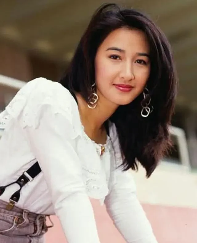5位被低估的TVB女星，颜值甩“白幼瘦”几条街，却选择不走红人生（组图） - 13