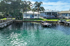 交易 | 澳洲Burrill Lake带水景小屋以$130万成交！买家：房子再破也得买，只因...（组图）