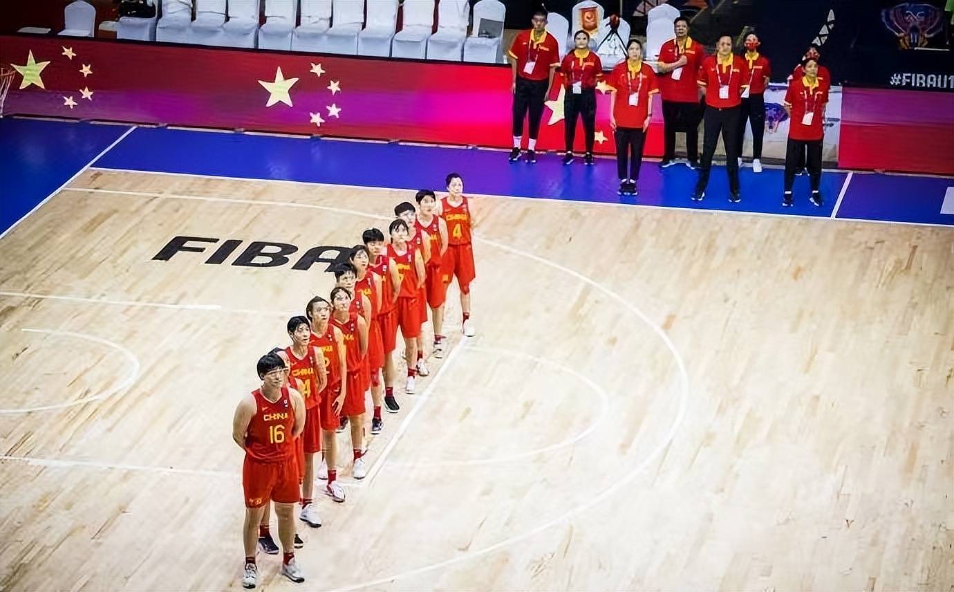 中国女篮2米28“大魔王”澳洲比赛曝光，18岁1米86混血前锋成焦点（组图） - 2