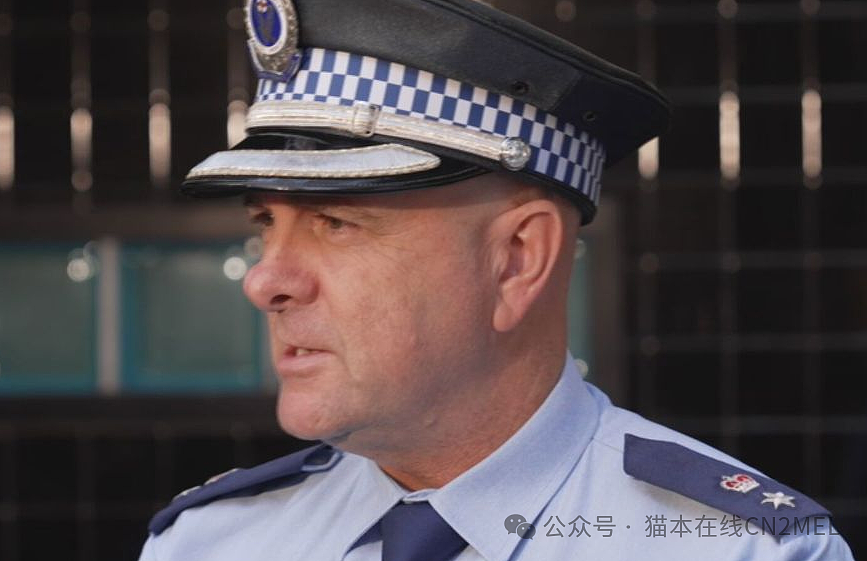 更新！悉尼CBD突发持刀砍人，被刺伤警察受伤前全力追捕逃犯，嫌疑人目前并未被指控任何罪行（组图） - 2