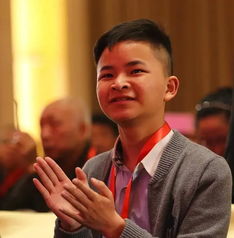 汶川9岁小英雄，曾被姚明抱上北京奥运会，发誓考清华，16年后竟活成了这样…（组图） - 4