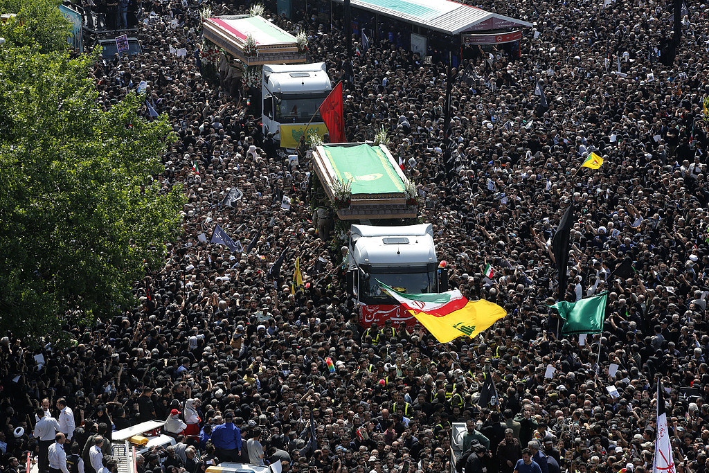 伊朗为莱希等坠机遇难者举行葬礼：约60个国家元首或代表出席（组图） - 5