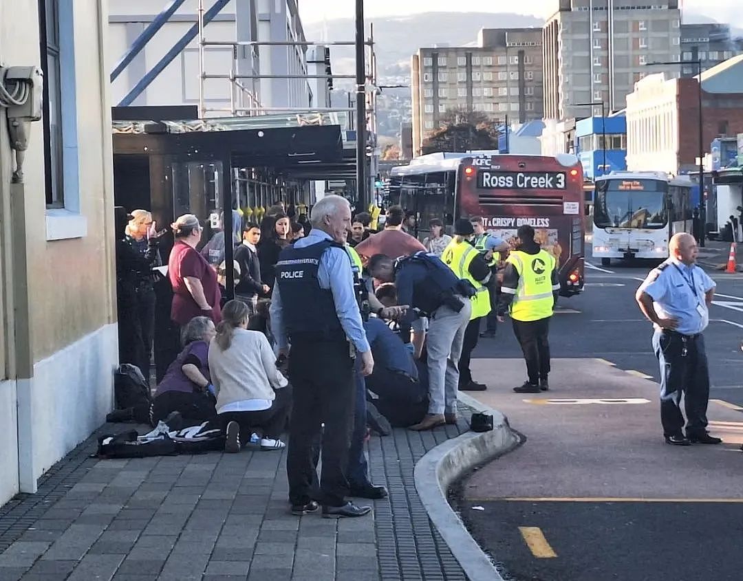 新西兰严阵以待，澳洲已有首例人感染禽流感；奥克兰华人白天商场被抢，16岁男孩公交站被刺身亡，13岁男孩被控谋杀（组图） - 13