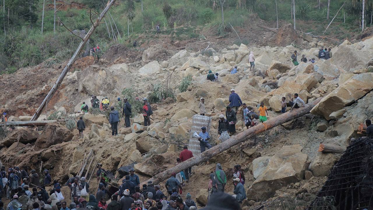 巴布亚新几内亚山泥倾泻或2000人被埋，澳洲出手援助，习近平慰问遇难者家属（组图） - 1