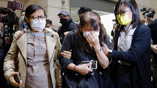 香港“47人案”背后的家人：“有一次在地铁乘车，突然间流泪不止”（组图） - 3