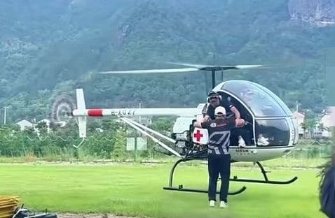 中国红十字直升机为网红送烤全羊！称“私人飞机”遭呛：信用破产（组图） - 2