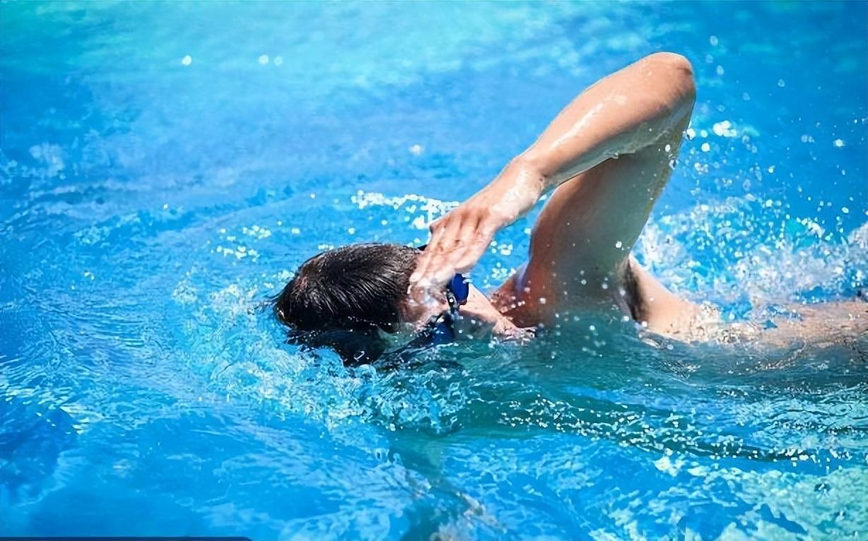 37岁女子每天坚持游泳，10年从未间断，去医院检查身体有何变化（组图） - 7