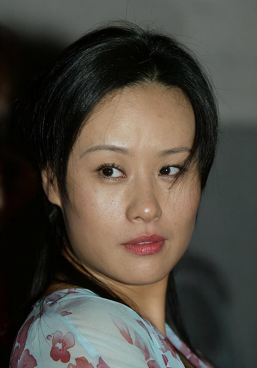 她是最性感的华裔女星，20岁孤身闯好莱坞，10年后嫁美国秃头导演（组图） - 15