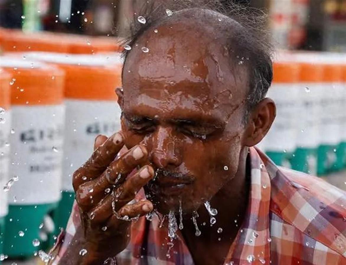 印度一天至少85人疑因高温天气死亡，首都居民：水龙头流出的水跟开水没啥区别（组图） - 1