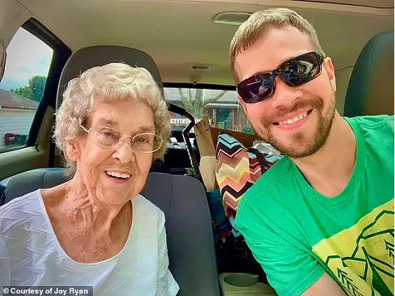 美国94岁老奶奶从未旅行过，于是孙子陪她开启了走遍全球的梦想，下一站是澳洲（组图） - 3