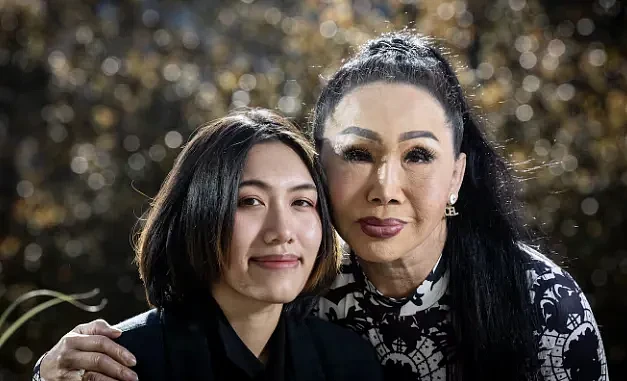 我，传统中国家庭出生，变性后嫁新西兰丈夫，移民27年只求一本护照...（组图） - 1