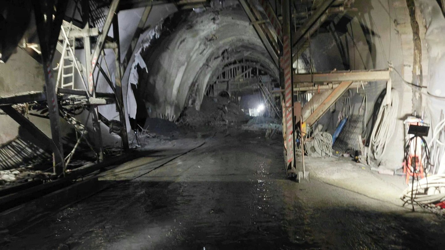 青海在建特长隧道塌方，被困3人确认全数遇难（组图） - 1