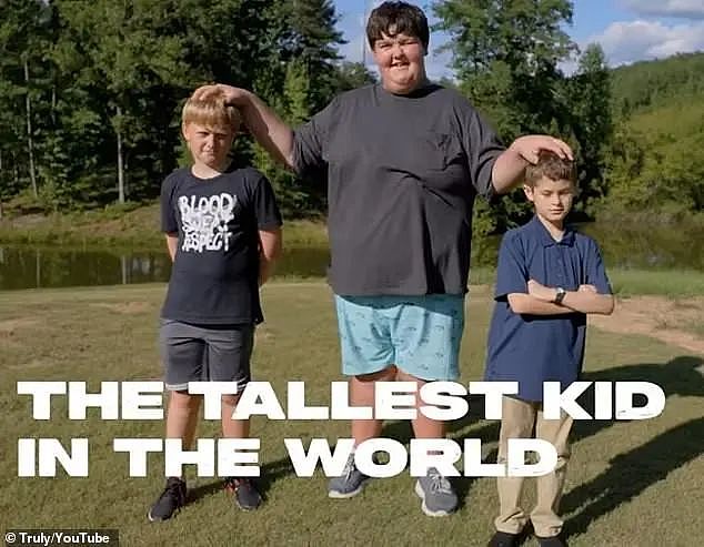 世界最高男孩，10岁就长到1.9米，还在变高？不想再长的他，准备去开颅了...（组图） - 2