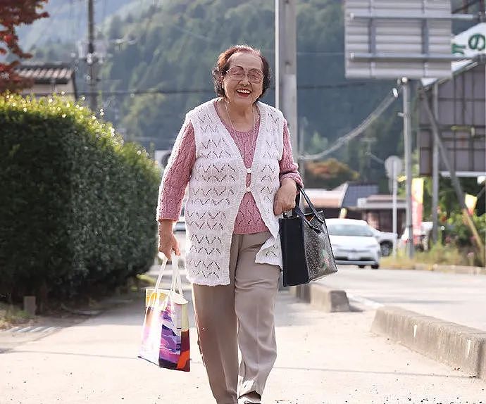 惊呆！日本老奶奶101岁还在上班，刷新吉尼斯记录，超百岁还上班的原因竟是...（组图） - 8