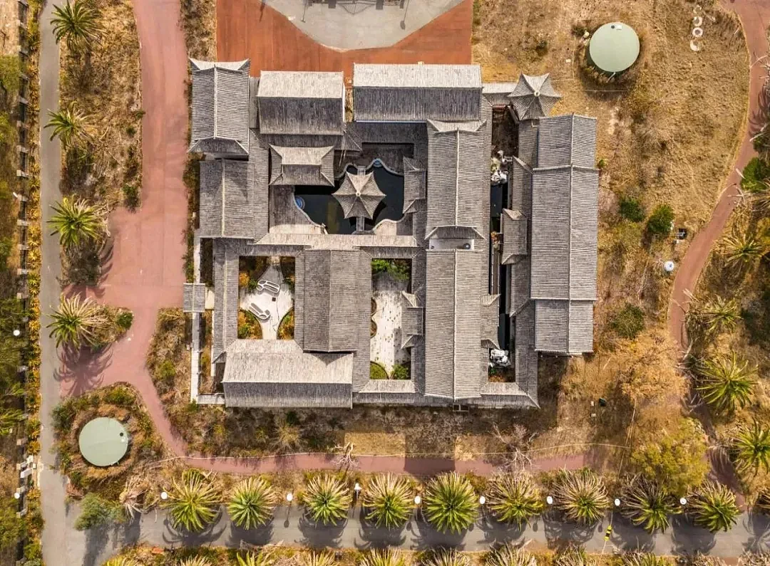澳洲大地上，华人富豪砸5000万刀打造“中式宫殿”，月底将拍卖，只要300万？澳洲迎来30年来最糟；明年房价如何（组图） - 3