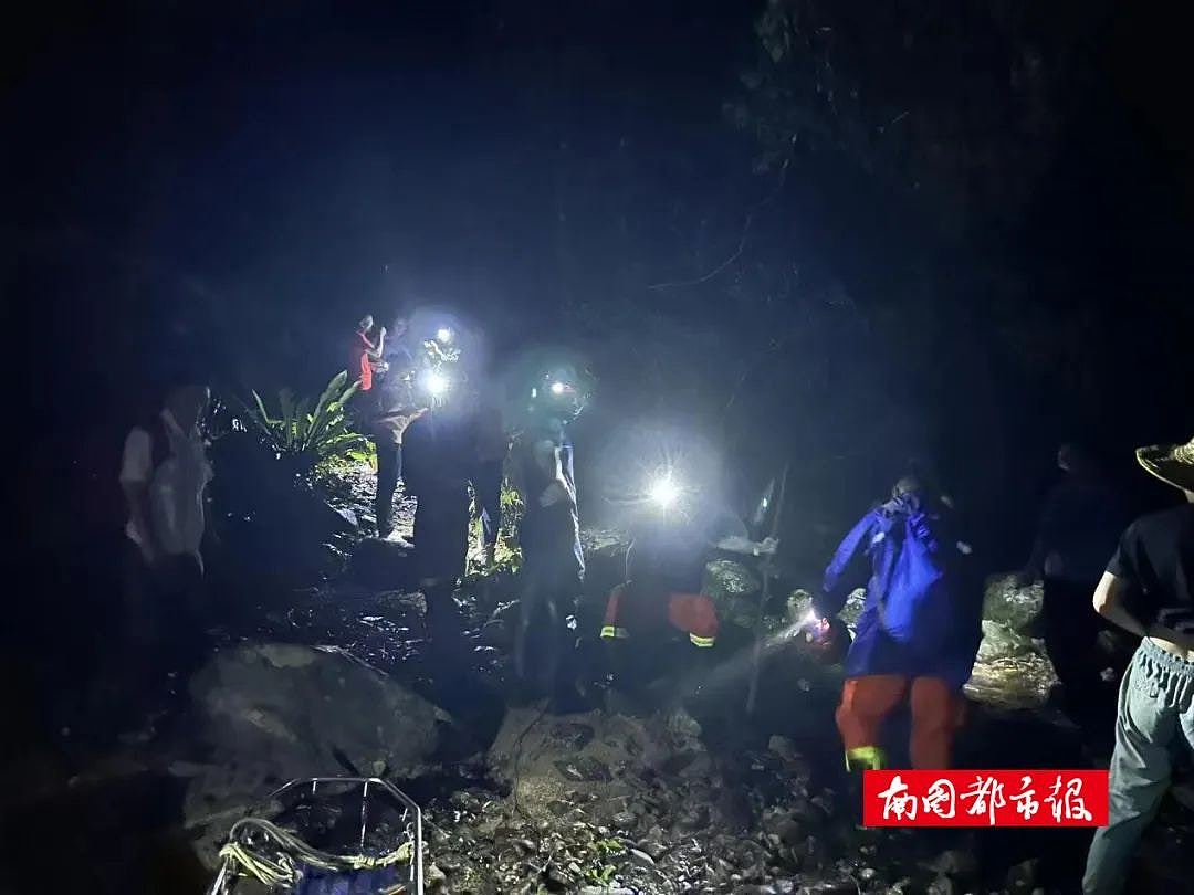25人海南行山被困热带雨林，一45岁女性堕落死亡，其余全数获救（组图） - 4