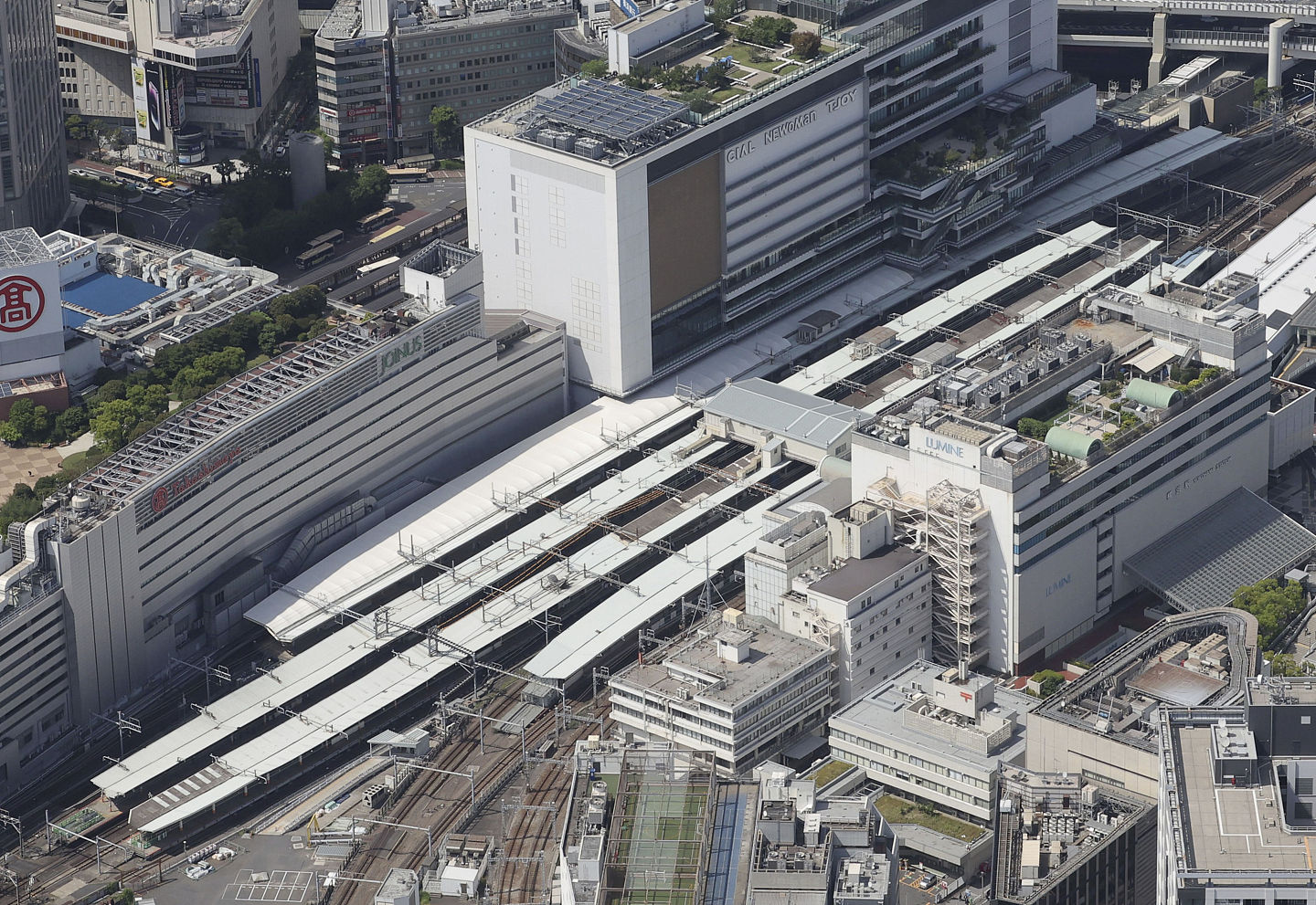 日本横滨车站爆随机杀人，57岁女遭来回猛刺惨死（图） - 1