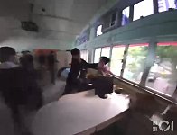 官校MMA：邓肇坚维多利亚官中爆学生互殴、锁颈、连环拳打头30秒画面曝（组图）