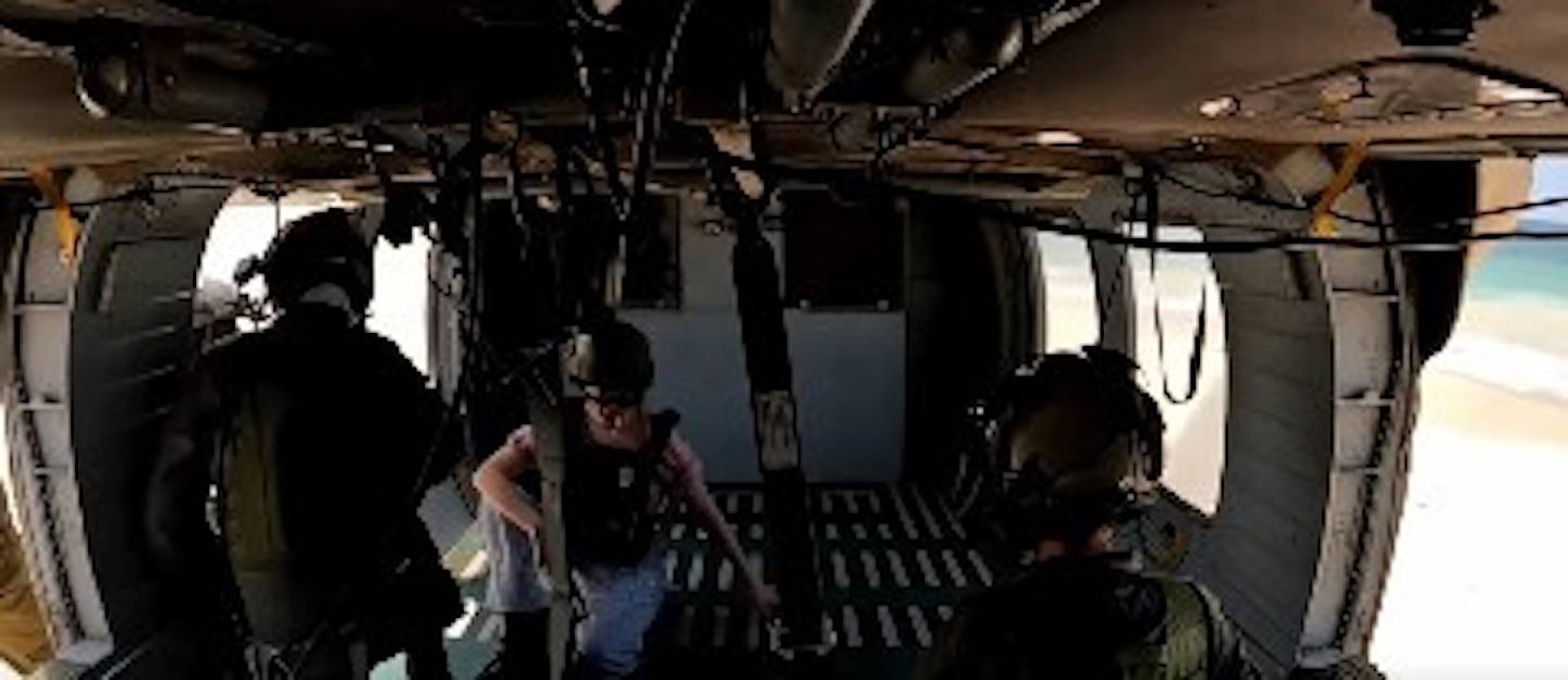 以军营救人质视频：狂奔上直升机，枪林弹雨中撤离（组图） - 8