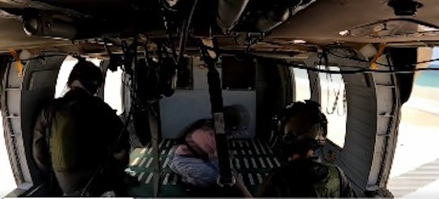 以军营救人质视频：狂奔上直升机，枪林弹雨中撤离（组图） - 9