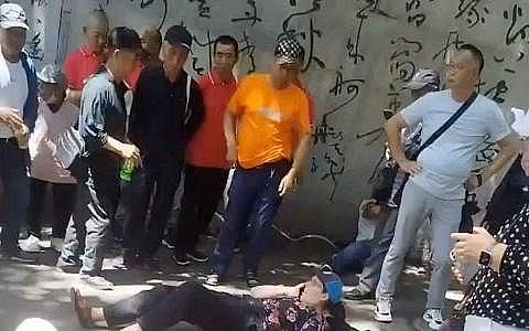 最新！4名美国教师在华遇刺，警方称“凶手失业”，网友：经济不好，戾气重（视频/组图） - 2