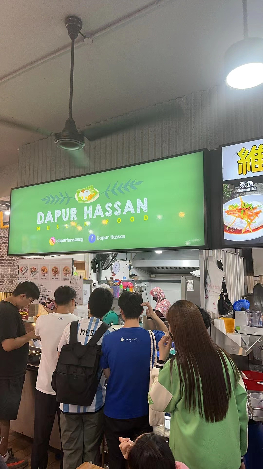 收到大量打款！中国球迷挤爆新加坡门将的椰浆饭摊，跨境单笔3500人民币，他回应了（组图） - 27