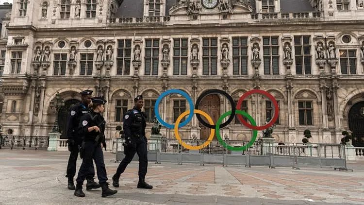 法国政坛地震，巴黎奥运会还能如期开幕吗？（组图） - 1