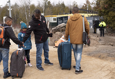 加拿大沦全球第5大“难民营“！ 大批年轻人举家出走， 特鲁多承认： 我不受欢迎，想过下台（组图） - 5