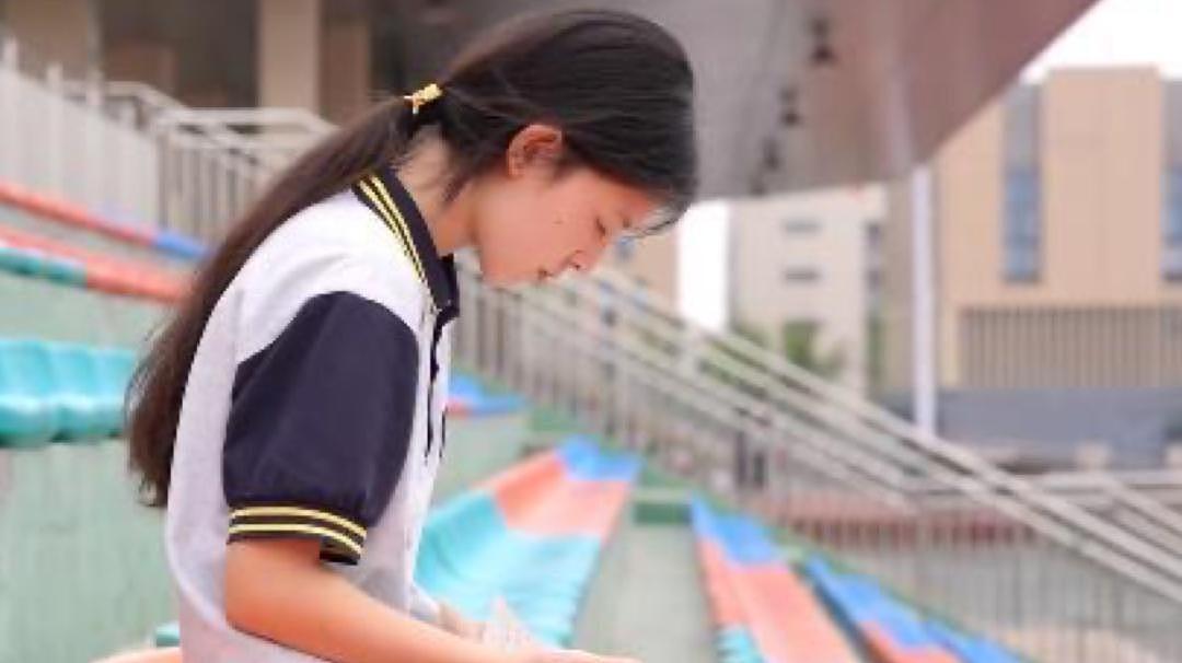 全网炸裂！17岁华人中专女生爆冷进全球数学竞赛12强，称“数学就像我的朋友”（图） - 7