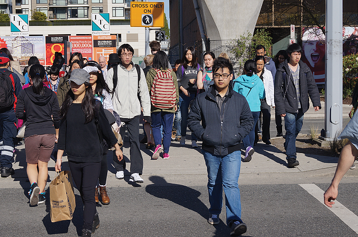 加拿大华裔教授曝光：华裔学生会遭受各方面种族歧视，成绩好也会被欺凌（组图） - 3