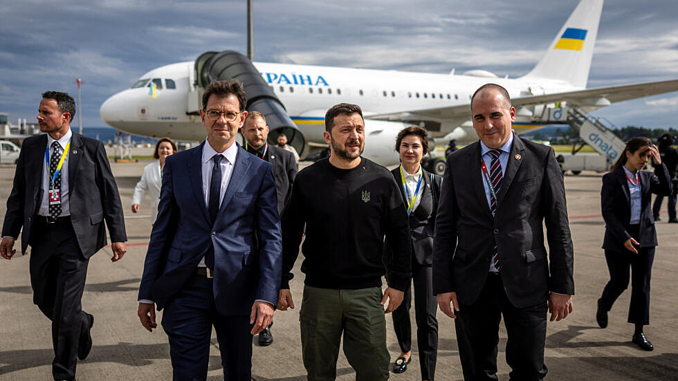 泽连斯基抵达瑞士出席乌克兰和平峰会（组图） - 1