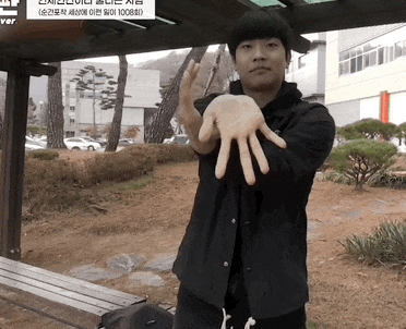 超柔韧韩国小哥：手腕能拧360°、回头不用动身体！路人看呆：橡胶成精啊？（组图） - 3