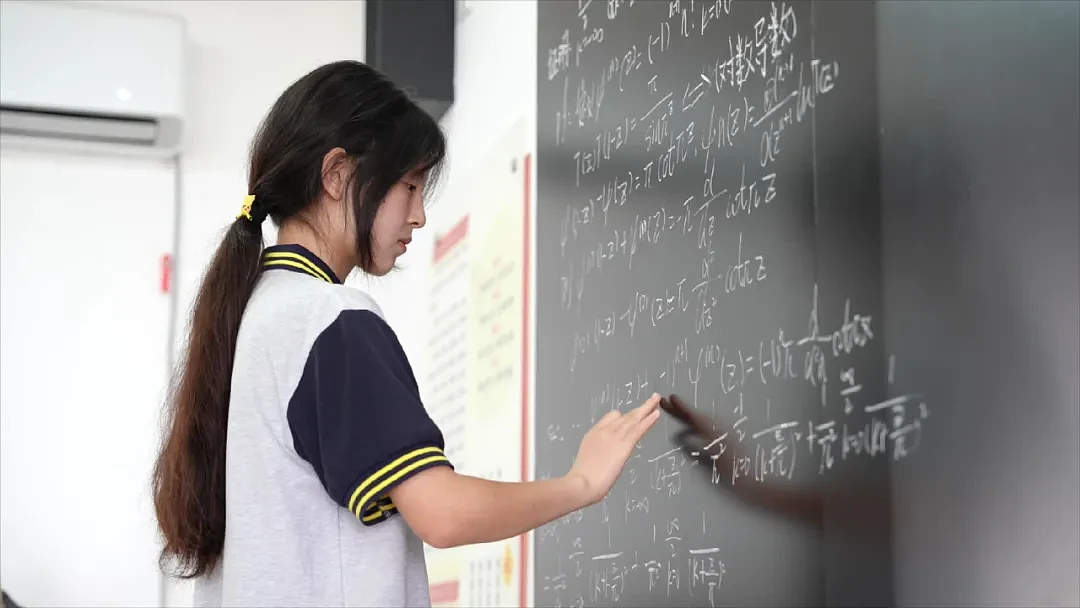 17岁中专女生闯进全球数学竞赛12强，分析一下她底层逆袭背后的原因，让人醍醐灌顶（组图） - 10