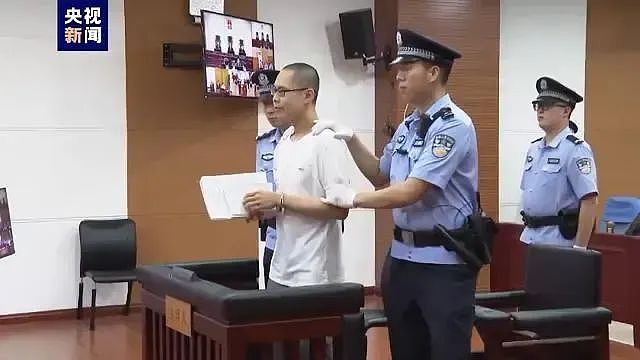 弑母藏尸的吴谢宇执行死刑4个月后，又一个孩子重蹈覆辙、要被父母和网红逼上“绝路”？（组图） - 12