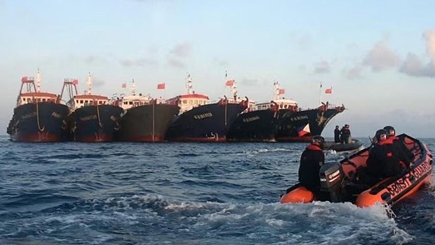 冲突升级！菲律宾船只非法闯入仁爱礁，与中国海警船擦碰（组图） - 4