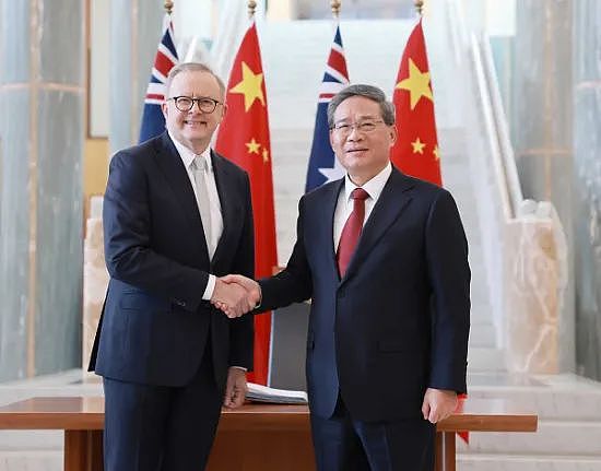 中澳总理年度会晤今日于堪培拉议会大厦举行，李强宣布对澳大利亚实行单方面免签，联合成果声明，中国在全球绿色转型中扮演重要角色 - 2