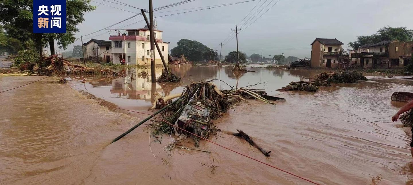 广东梅州暴雨成灾多处山洪山崩，已致5死15失踪，13人仍受困（组图） - 5