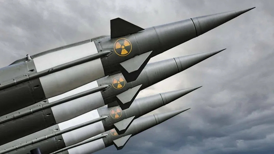 俄中威胁升级！北约秘书长：考虑启动核武战备状态（组图） - 1
