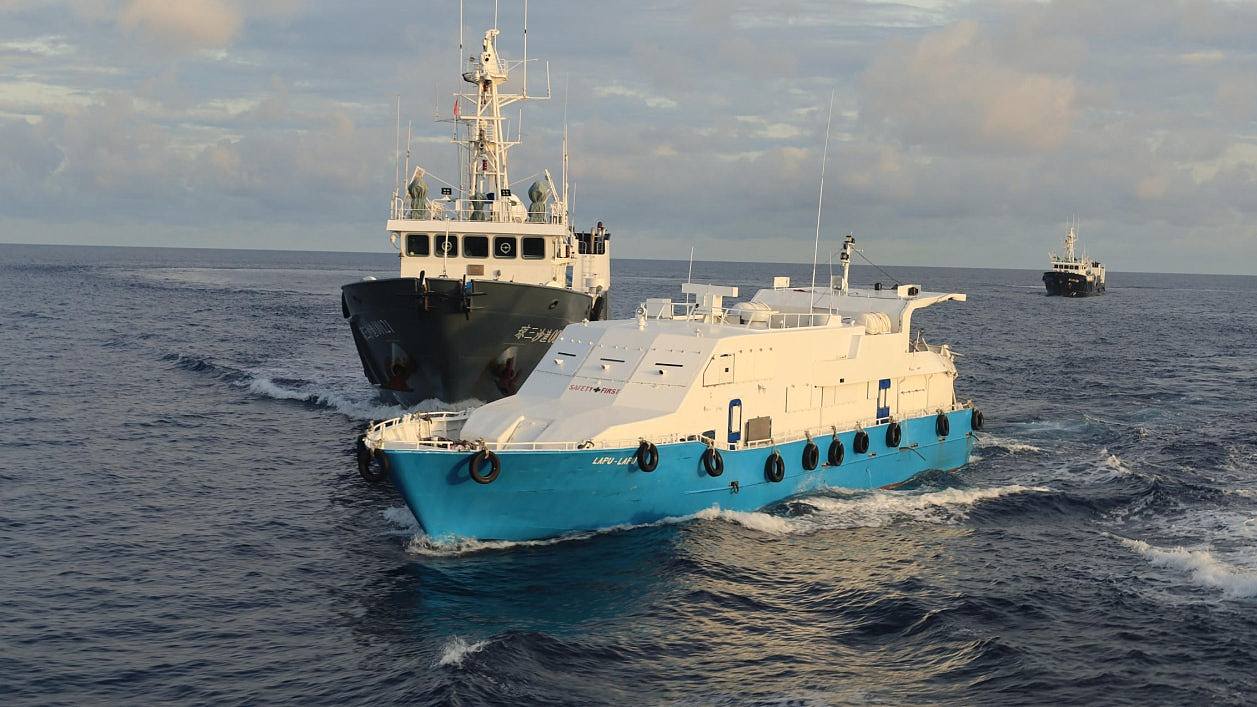 菲律宾军批中国海警携兵器登菲船只，菲多人伤1人断指，北京反驳（组图） - 1