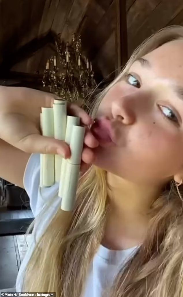 贝克汉姆12岁女儿拍化妆视频，引发争议，辣妹佯装斥责却很得意（组图） - 5