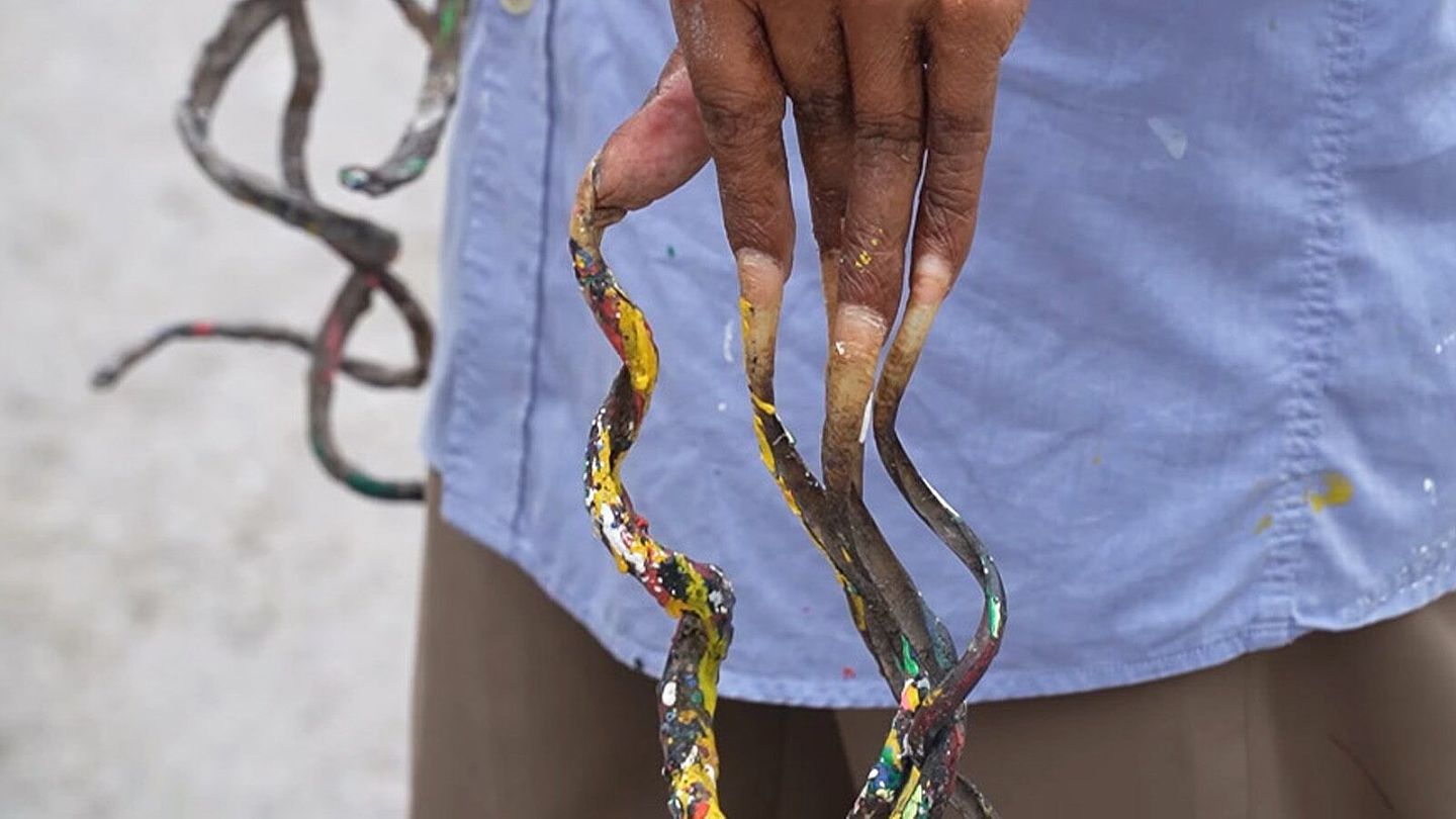 66岁画家33年没剪指甲，从没洗过手，这样工作…（组图） - 3